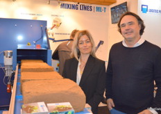 Nathalie Barnhoorn and Mark van der Zande of Logitec Plus. Talking about processing compressed coir blocks ...